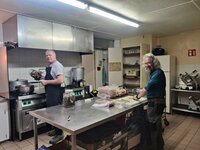 Les cuisiniers sont à pied d'œuvre.